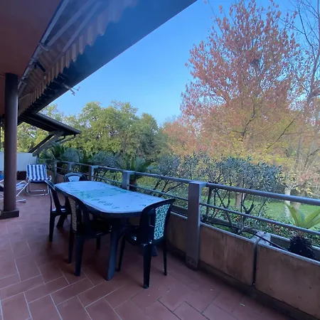 Family House With Free Parking, 450m From Beach Lazise