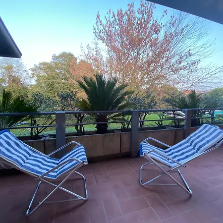 Family House With Free Parking, 450m From Beach Lejlighed