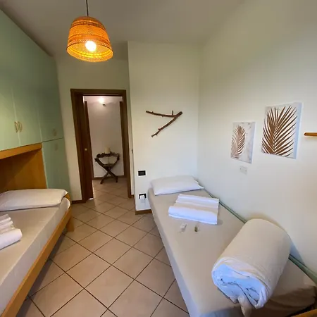 Lejlighed Family House With Free Parking, 450m From Beach *