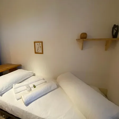 Family House With Free Parking, 450m From Beach Lejlighed *